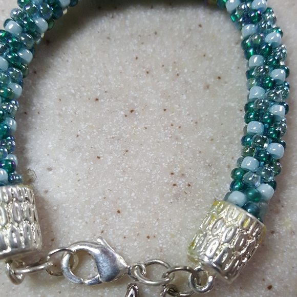 Beautiful beaded and crystal bracelet - Picture 8 of 8
